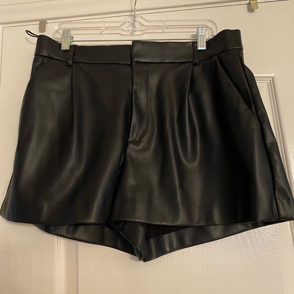 Zara new faux leather shorts size XL